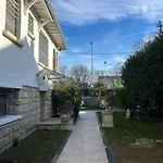 Elegant Proche De Paris Апартаменты
