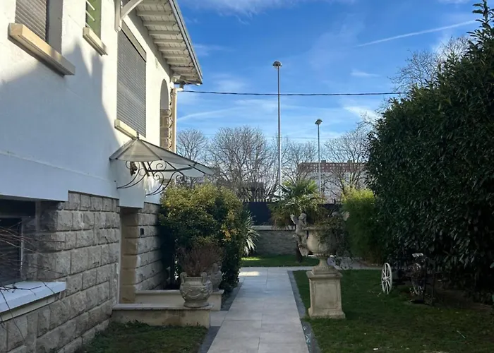 Elegant Proche De Paris شقة